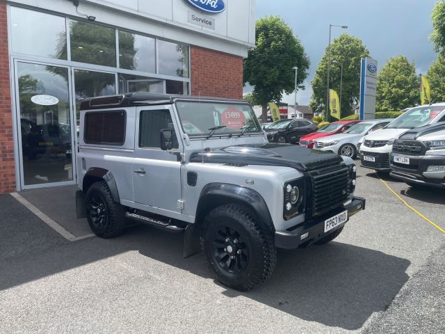 Land Rover 2.2 TDCi XS Station Wagon Double Cab 3dr Diesel Manual 4WD SWB Euro 5 (122 ps)